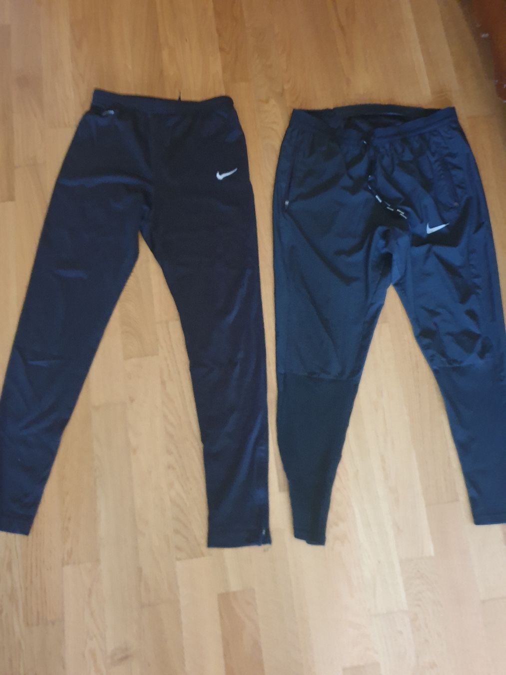 Nike Lots de vêtements: Pantalon Nike running  – D'occasion à Fribourg par mal_8zjh