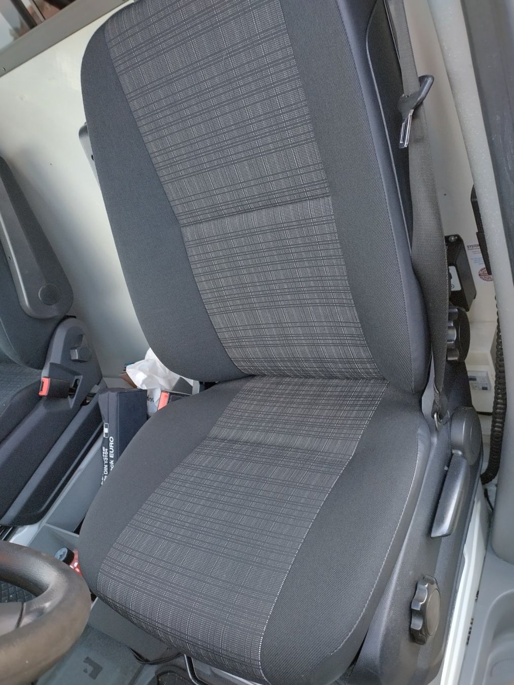 Mercedes-Benz Veicoli da campeggio: Mercedes Sprinter 319 V6 – Usato da Oberhofen TG venduto da Crosserx 9