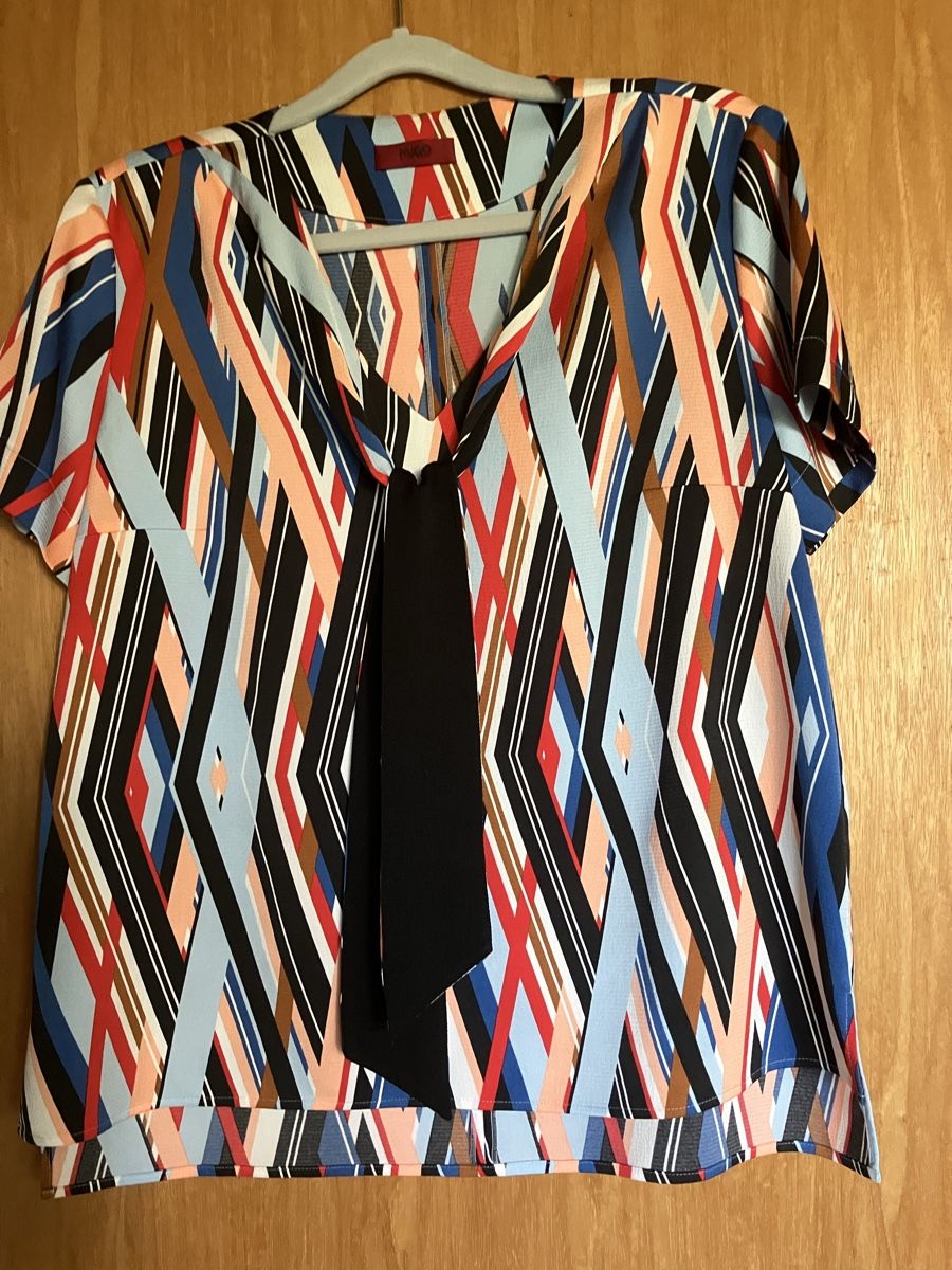 Hugo Boss Blusen: Fröhliche,leichte Sommerbluse – Neu (gemäss Beschreibung) aus Pfeffingen von mar_ly8j