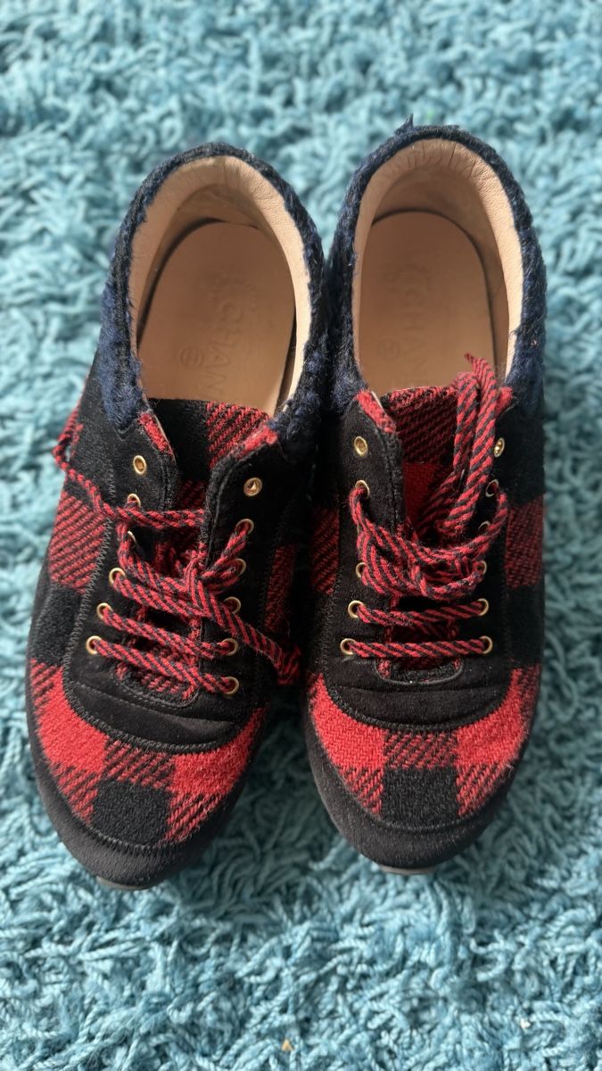 Chanel Chaussures femmes: Chanel Sneakers Grösse 39   – D'occasion à Kloten par liu_65tx