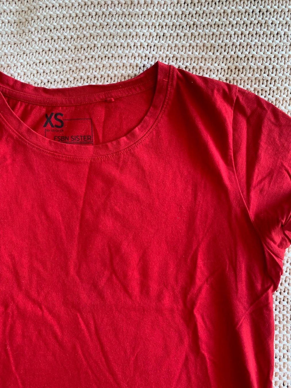 T-shirt: T-shirt rouge – Usato da Montreux venduto da Iza_81199 1