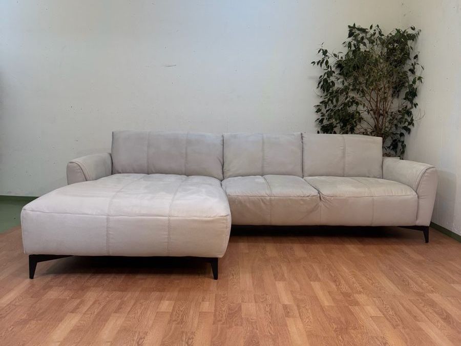 Sofas: Wunderschönes Ecksofa in Creme-Beige – Gebraucht aus Fehraltorf von Sofalab.swiss