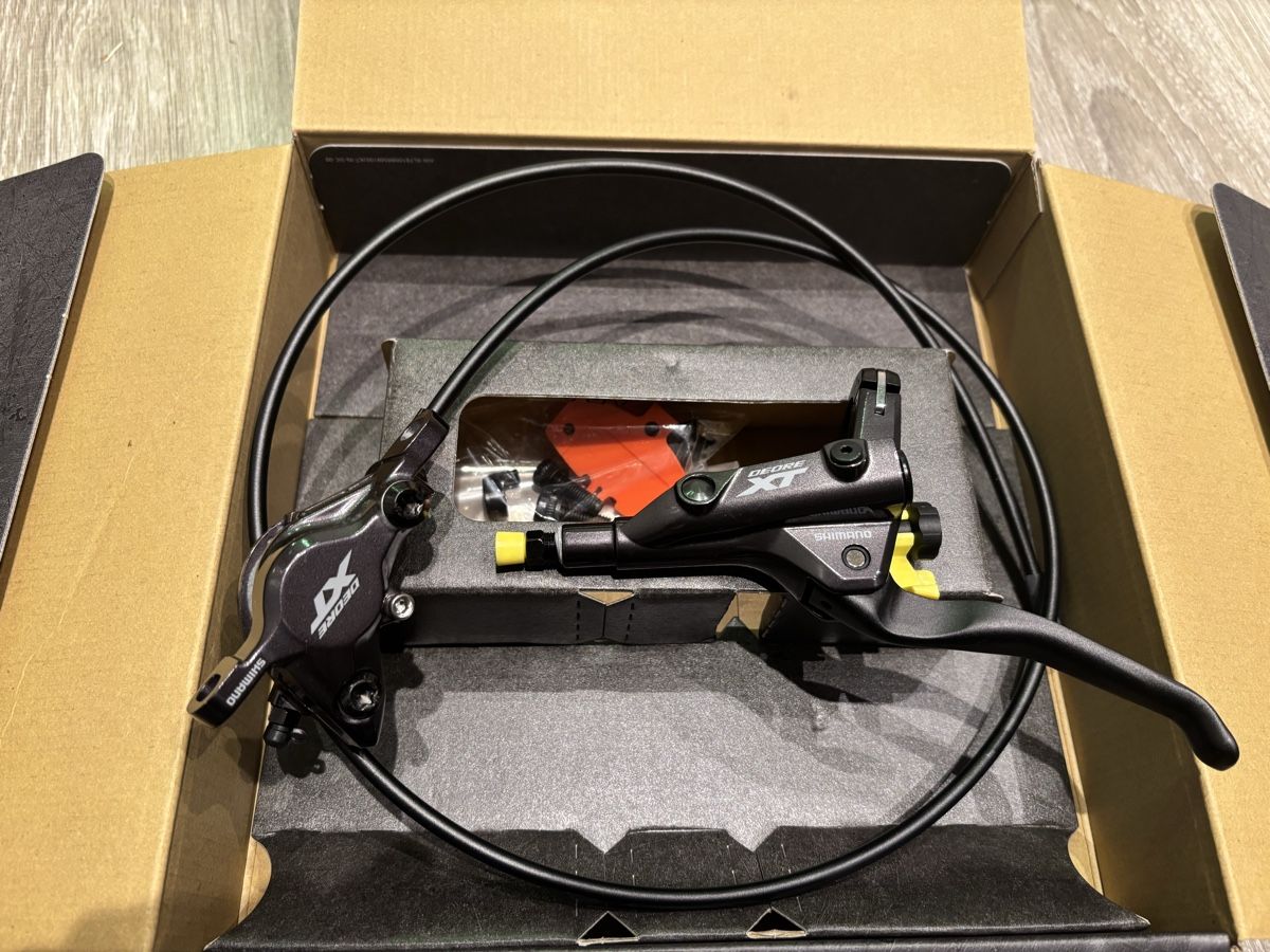 Shimano Pezzi di ricambio: Shimano XT Scheibenbremsen-Set BR-M8100 vorne – Nuovo e nell'imballaggio originale da Tagelswangen venduto da Bluefox_Crafting