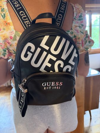 Guess Rucksack schwarz