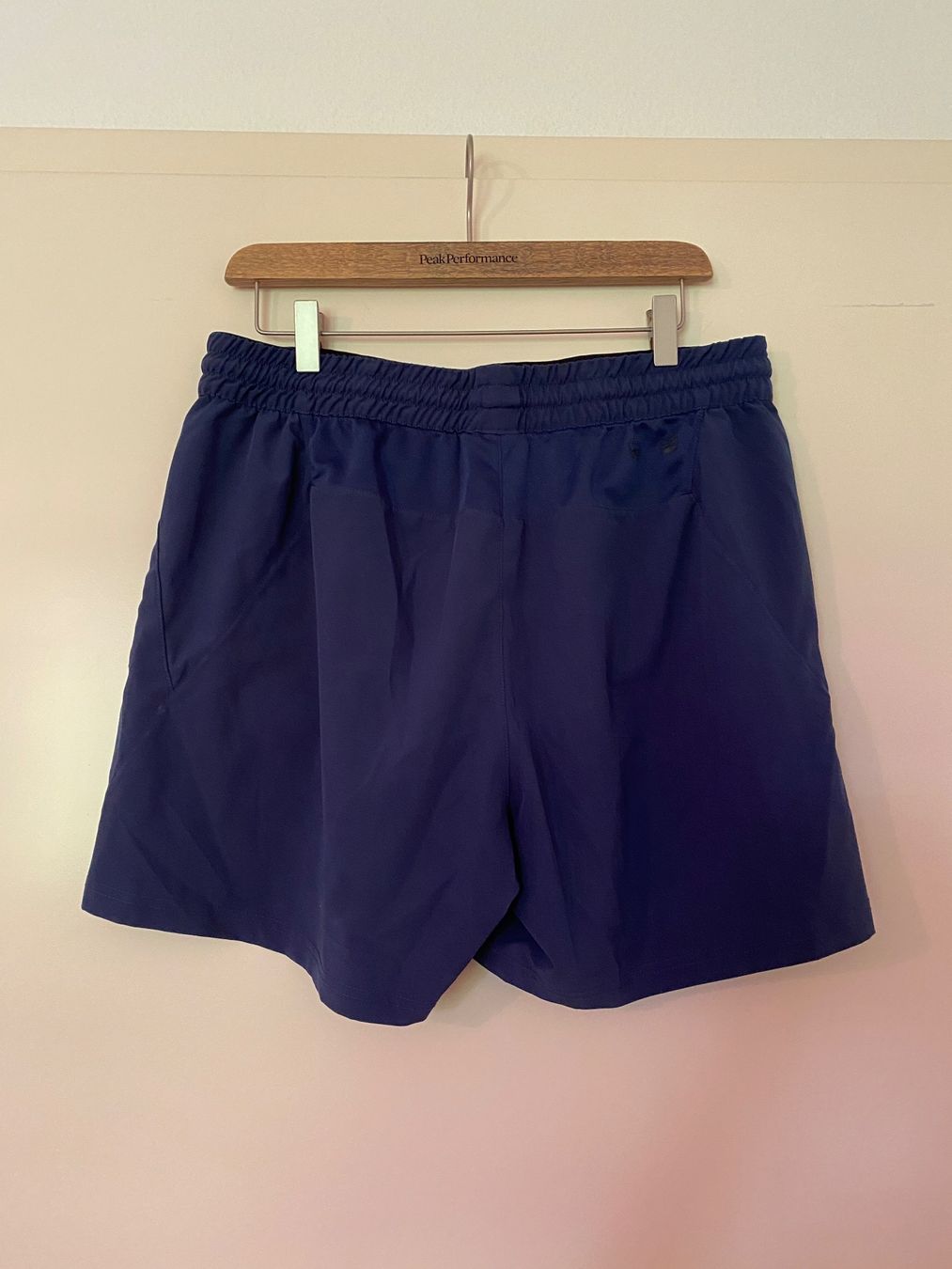 Fila Lotti di vestiti: Fila-Set, Hose und 2 T-Shirts L – Usato da Zürich venduto da Wim-Broccoli 1