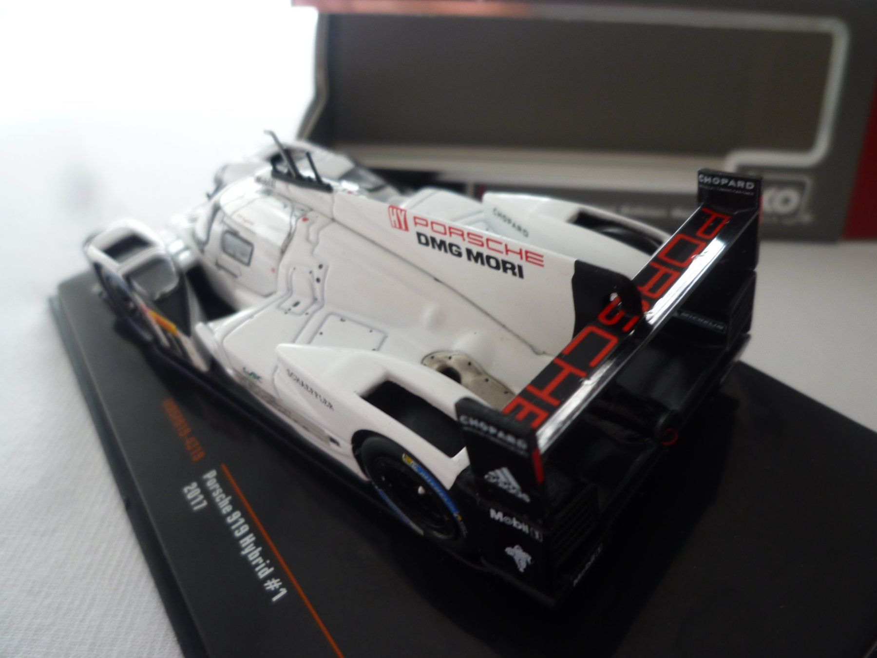Porsche Modellini d'auto: Porsche 919 Hybrid (2017) – Nuovo e nell'imballaggio originale da Flawil venduto da Imperiosud 3