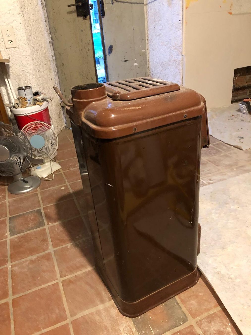 Sonstiges antikes Mobiliar: Stufa a legna / Holzofen – Gebraucht aus Insone von suelim 1
