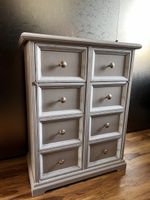 Alter Schrank neu gestrichen
