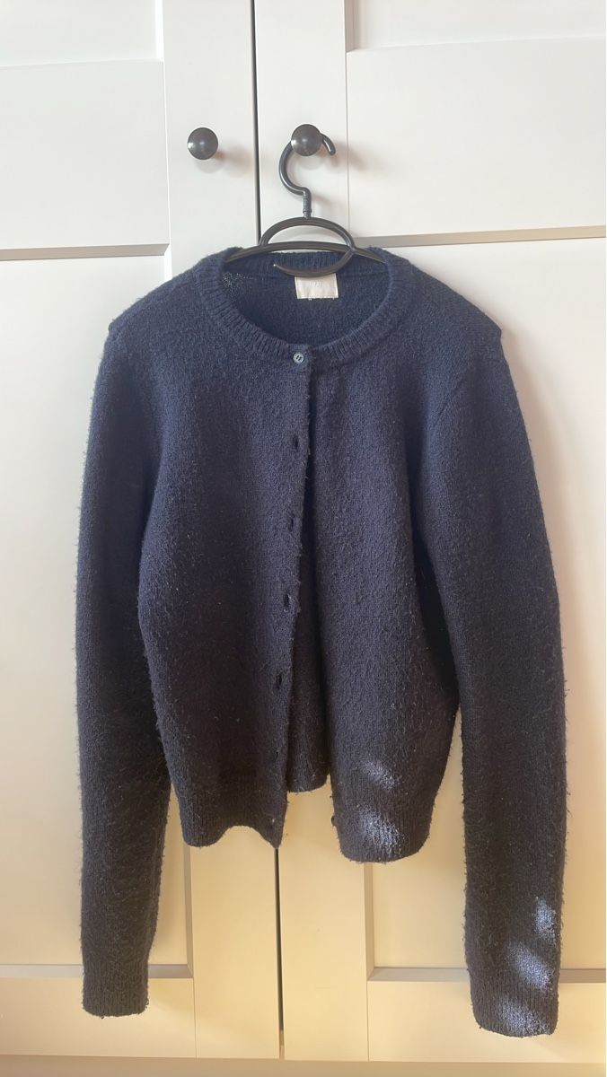 H&M Maglioni & Felpe: dunkelblauer Cardigan  – Usato da Salez venduto da jum_zx7w