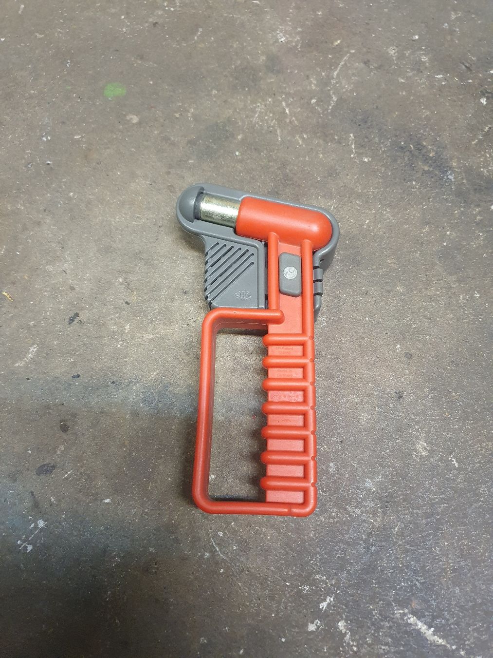 Accessori per altri veicoli: Notfall/ Sicherheitshammer Rot von SBB/Postauto mit Halter – Usato da Herznach venduto da VwGolfer