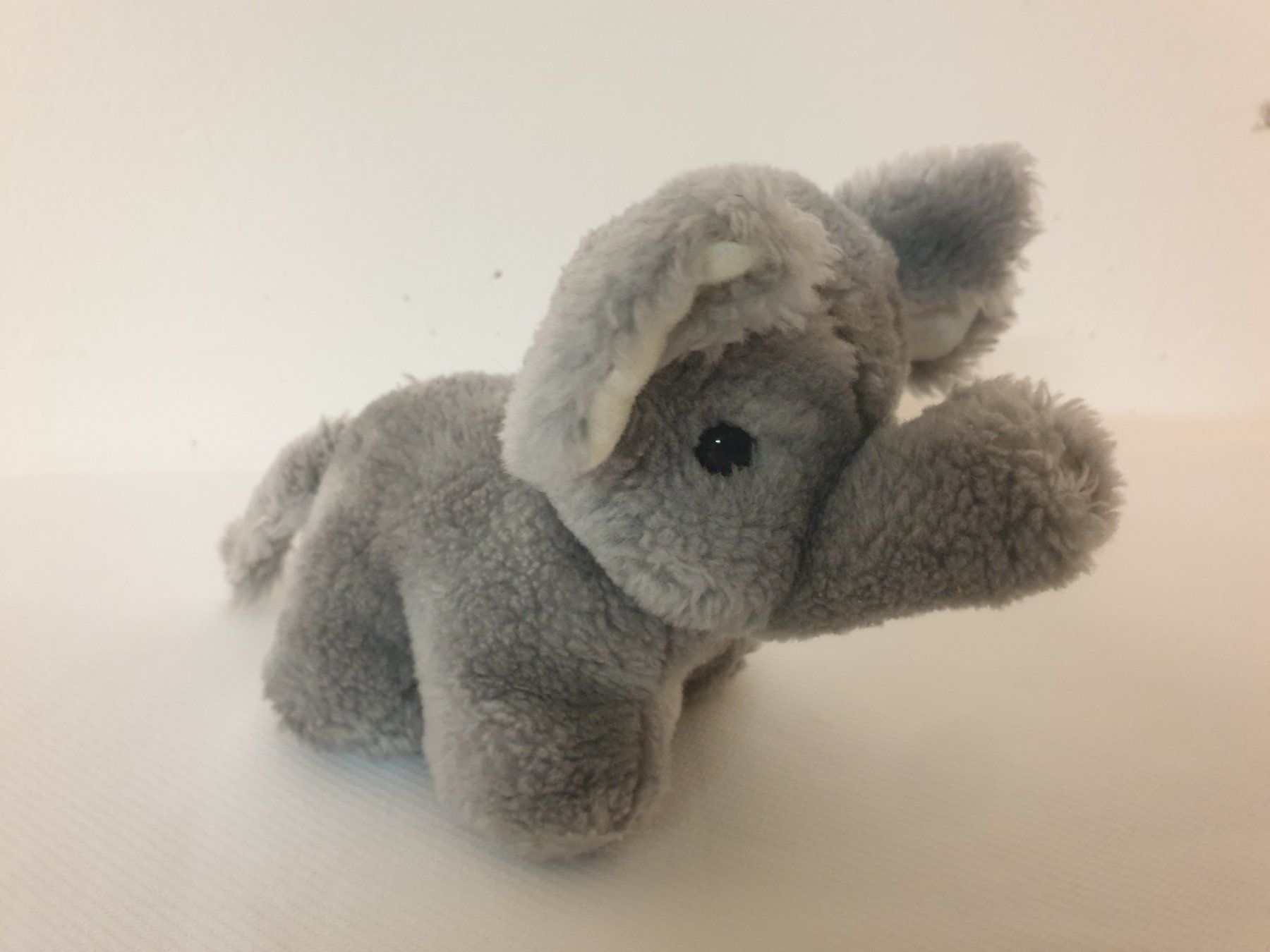 Spielzeuge: Plüsch Elefant grau Grösse 12cm – Gebraucht aus Malters von burzi