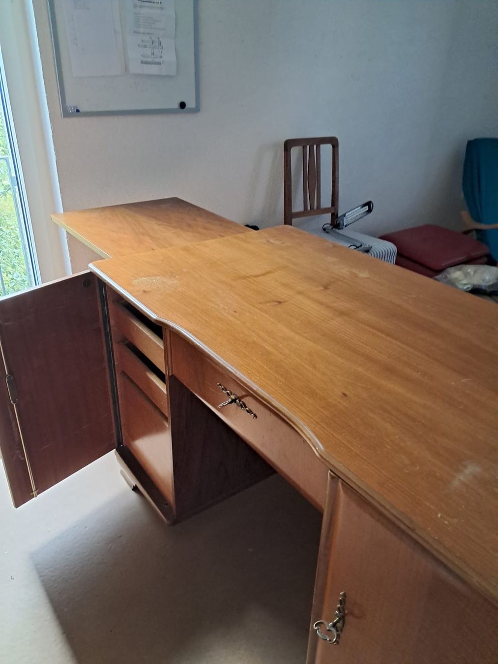 Schreibtische: Antiker Schreibtisch aus Holz – Gebraucht aus Full-Reuenthal von ben_92wj 1