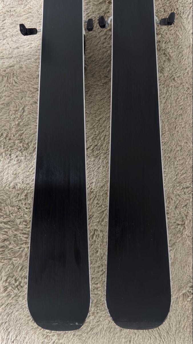 Dynastar Sci: Dynastar Easy Active Skier 143 cm mit Look Bindung weiss – Usato da Dietlikon venduto da kickboxer_999 6