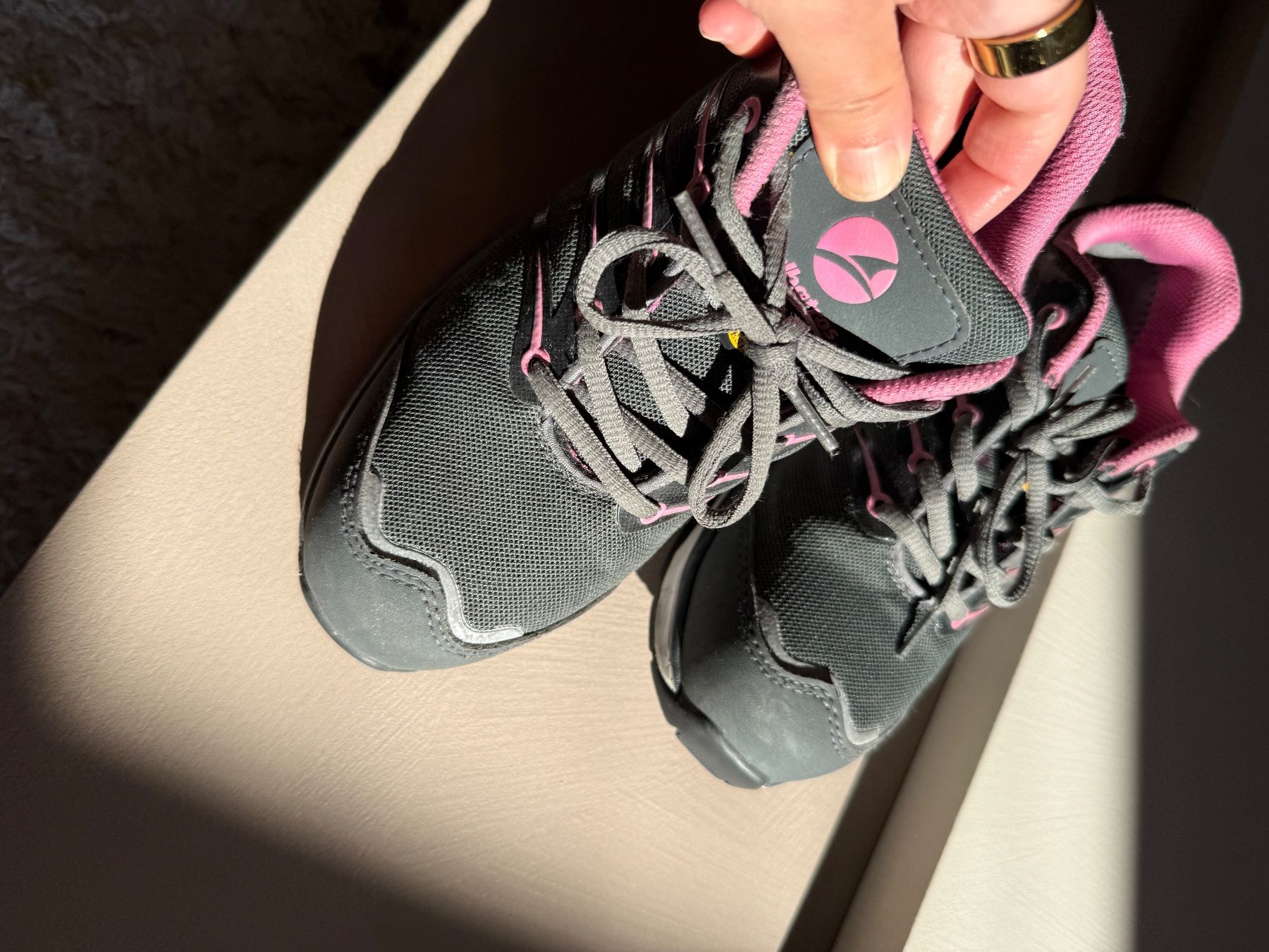 Scarpe da donna: Soulier de sécurité – Usato da Broc venduto da zai_9jlg 1