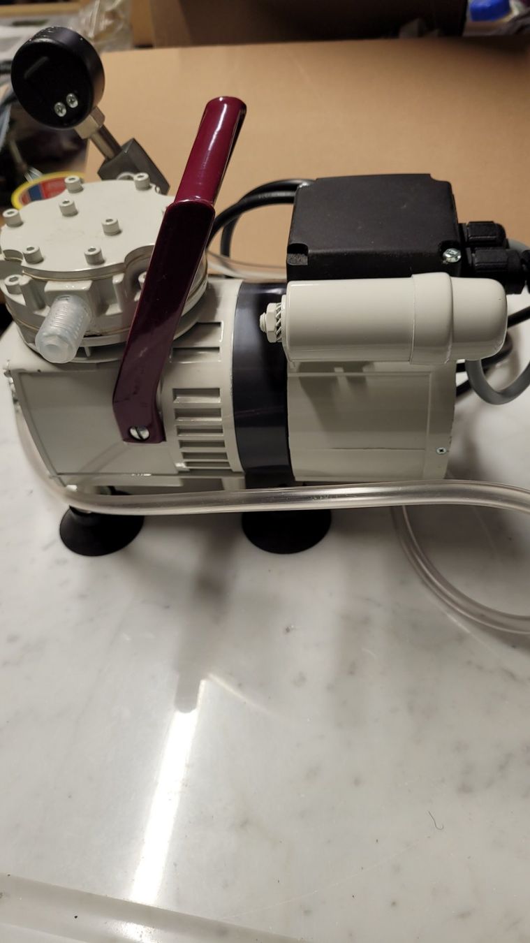 Accessori da laboratorio: Vakuumpumpe – Usato da Bibern SO venduto da 07Bue11 3