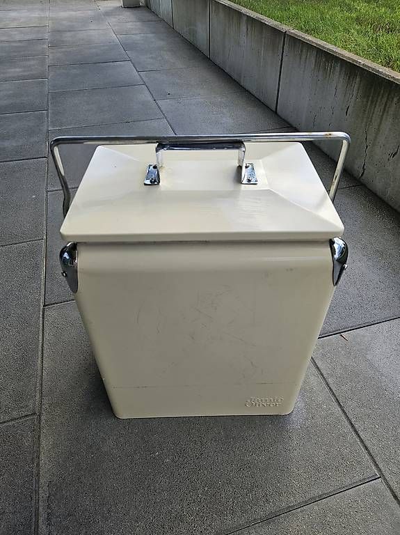 Frigoriferi & Refrigeratori: Retro Kühlbox von Jamie Oliver – Usato da Bremgarten AG venduto da chou89