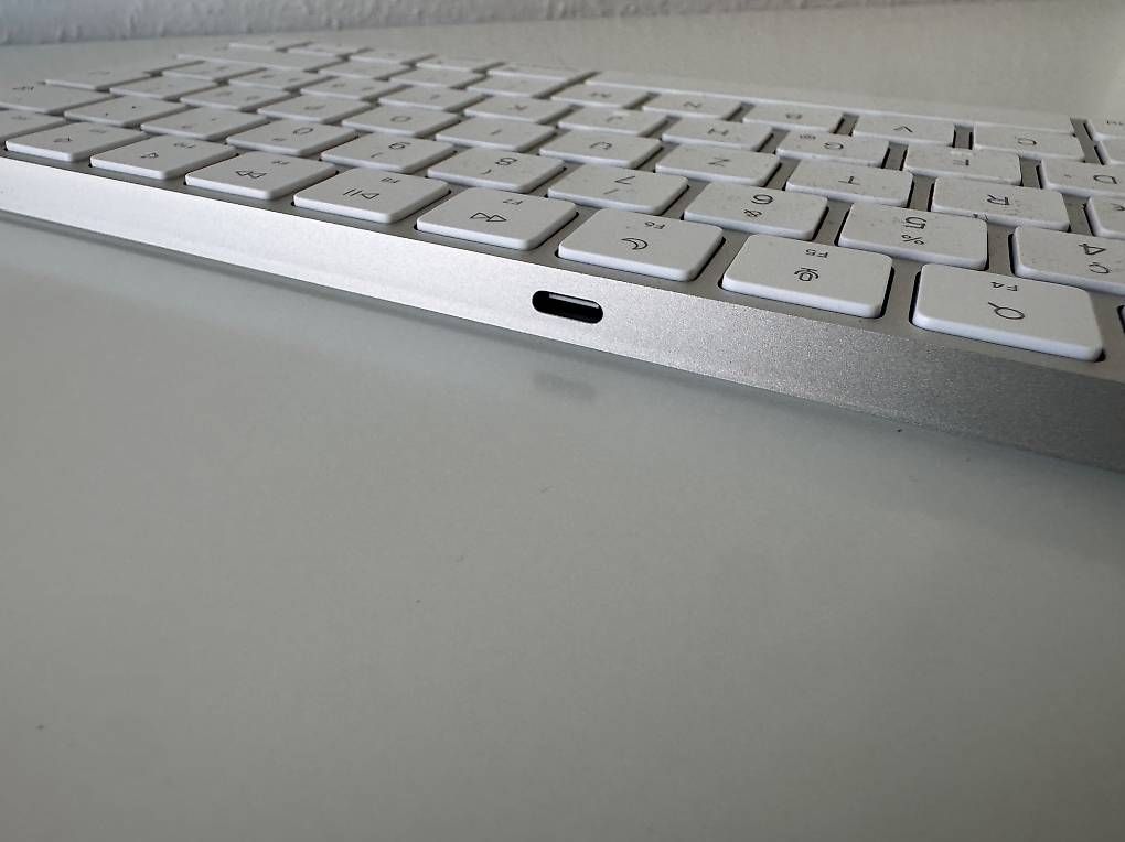 Apple Tastiere: Apple Magic Keyboard mit Touch ID, neuwertig – Nuovo (secondo la descrizione) da Zürich venduto da Rolf172 2