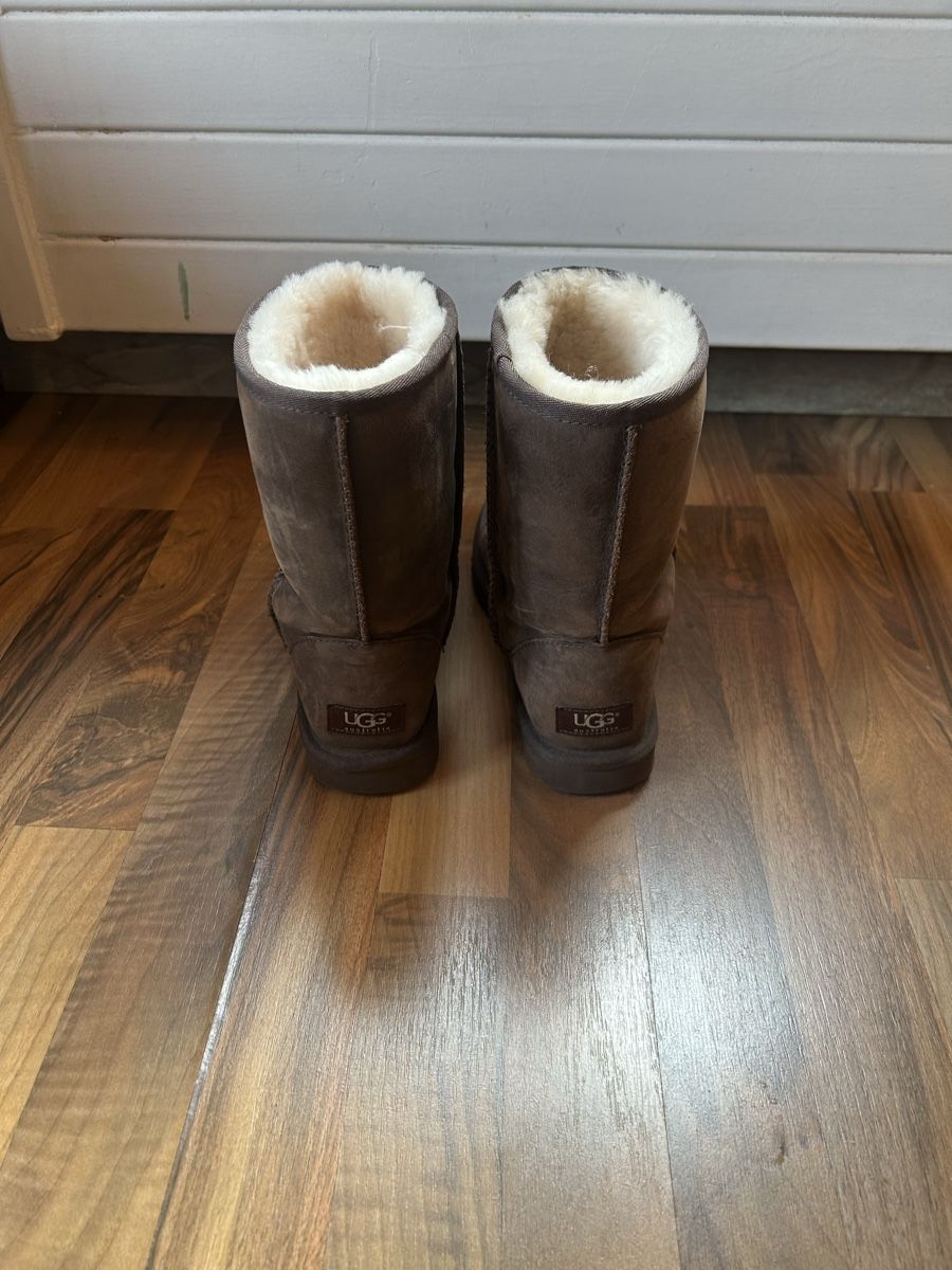 Ugg Scarpe da donna: Short brown leather UGG boots – Usato da Wetzikon ZH venduto da avi_cyt7 3