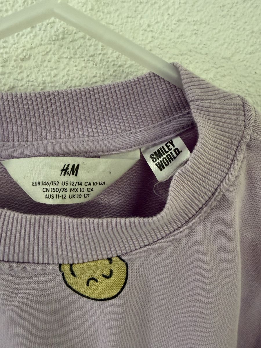 H&M Pulls & Sweat-shirts: H&M Pullover SmileyWorld lila Grösse 146/152  – Neuf (Voir description) à Freidorf TG par nad_fxh7 1