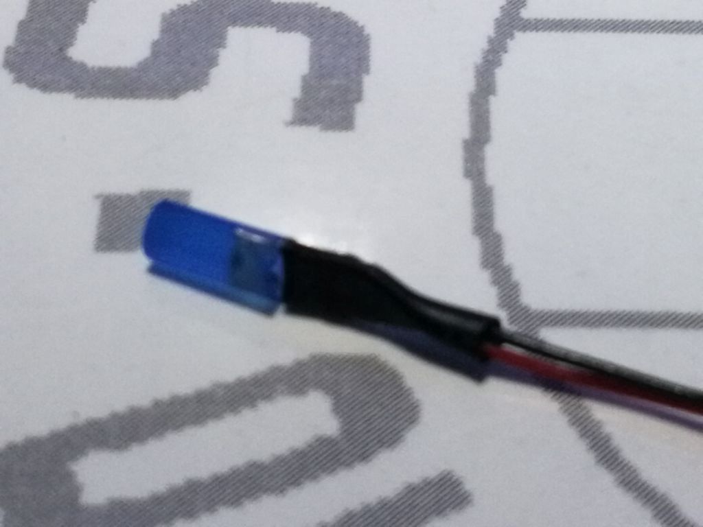 Componenti elettronici: Zylinder-LED blau 3mm verkabelt – Nuovo (secondo la descrizione) da Luzern venduto da Salefactory 1