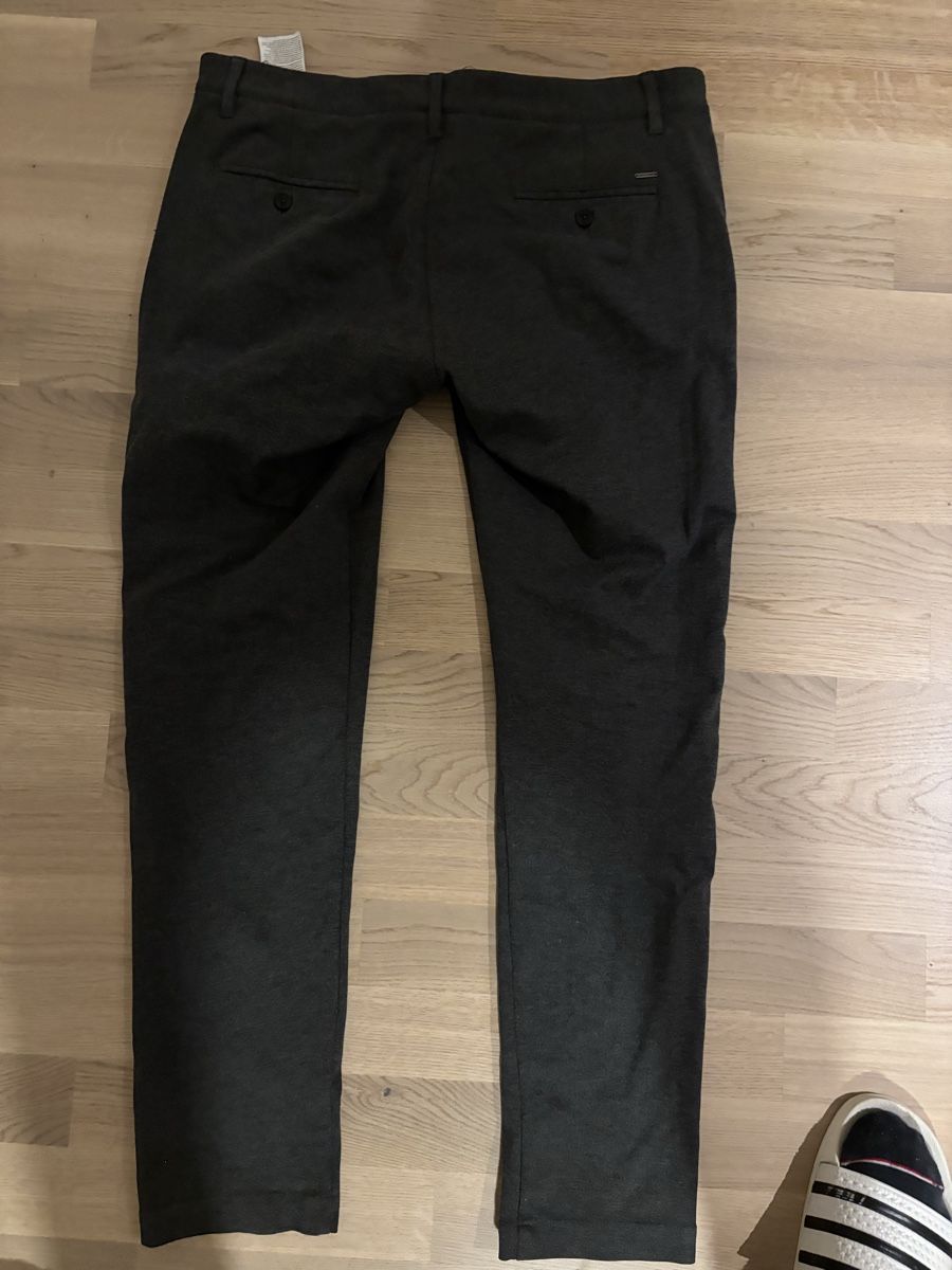 Pantaloni: Stoffhose dunkelgrau – Usato da Volketswil venduto da This_ 2