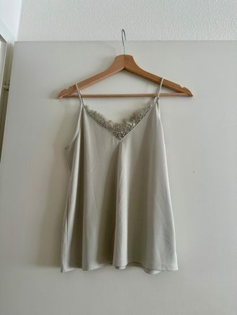 Top mit floraler Spize H&M Gr. XS sehr guter Zustand