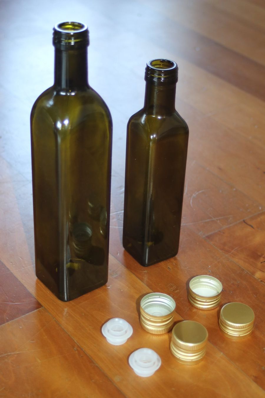 Altro in Stoviglie & Bicchieri: Glasflaschen 500 ml & 250 ml mit Verschluss – Nuovo (secondo la descrizione) da St. Gallen venduto da Razoon77 1