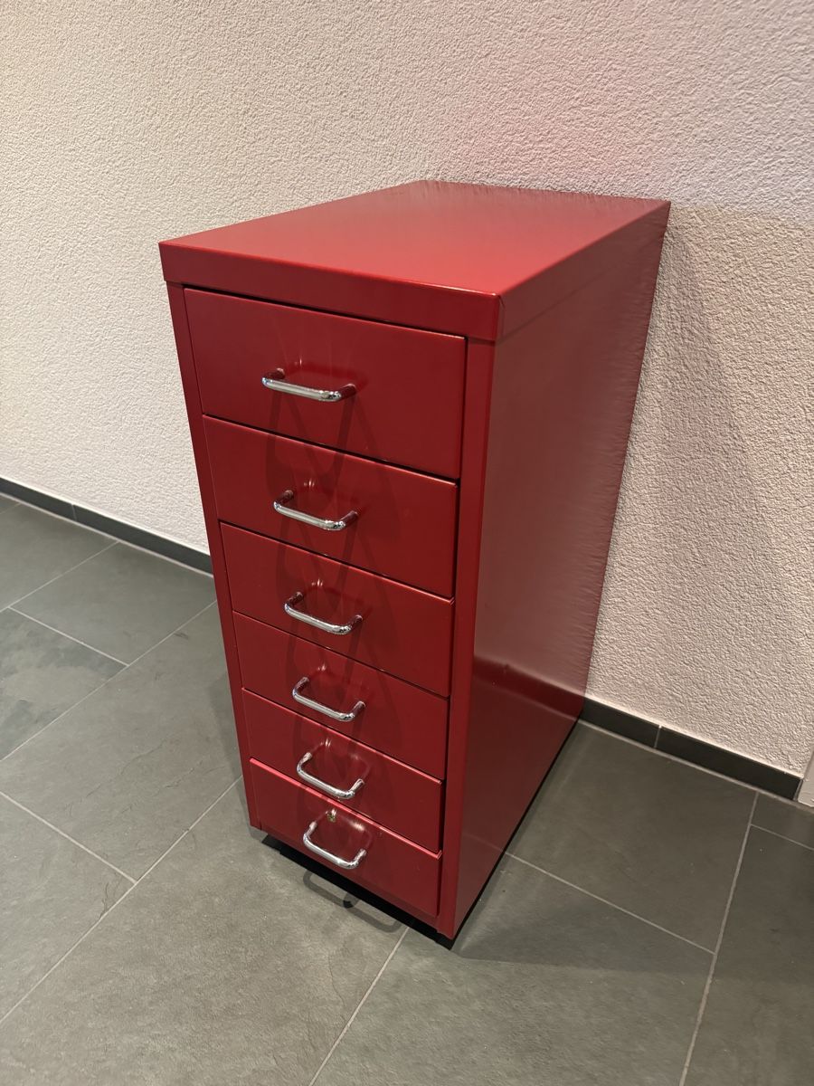 IKEA Helmer Metall-Schubladenschrank auf Rollen – Rot (Gebraucht) in Cham für CHF 30 – nur Abholung auf Ricardo kaufen