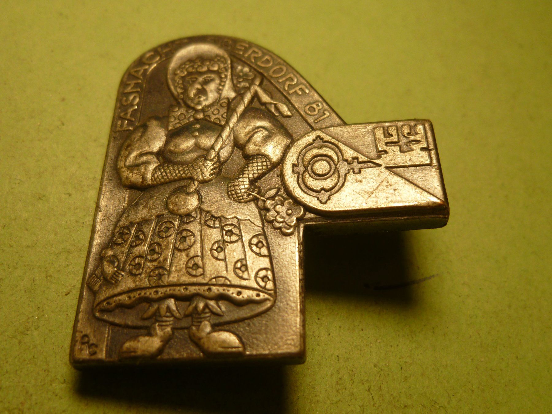 Plaketten & Abzeichen: OBERDORF 1981  SILBER – Gebraucht aus Ried (Muotathal) von Mandarin02