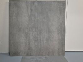 2 grossformatige Feinsteinzeugplatten 120x120x0.7 Betonoptik