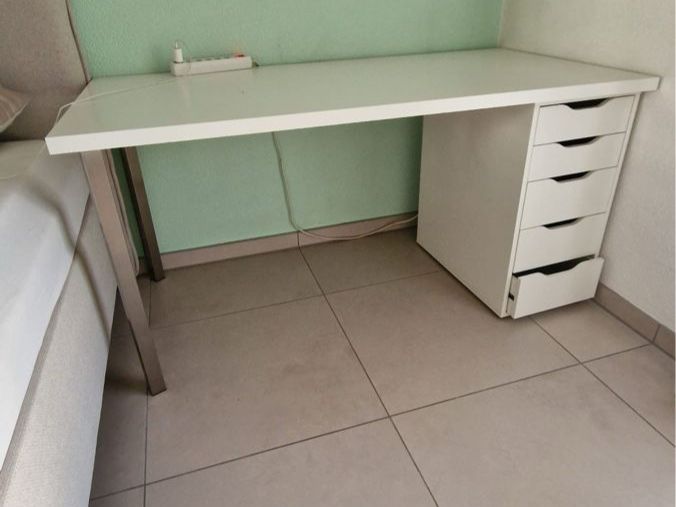 Ikea Schreibtische: Schreibtisch weiss mit Schubladen – Gebraucht aus Wiedlisbach von Sistershop