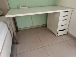 Schreibtisch weiss mit Schubladen