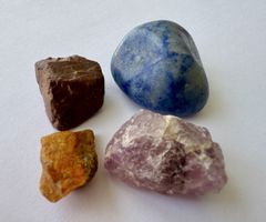 Collection de 4 pierres naturelles du monde
