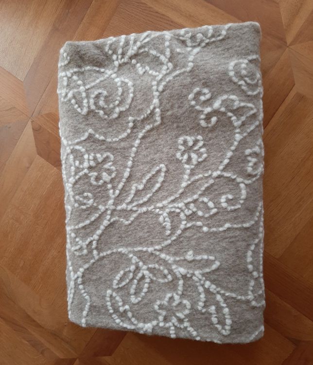 Grune Erde Wolldecke