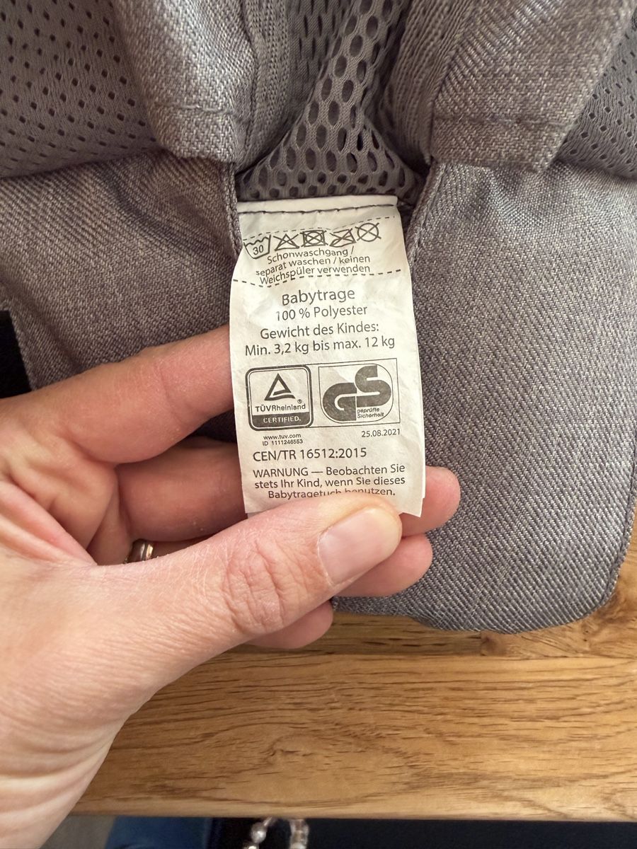 Porte-bébés ventraux & dorsaux: Babytrage grau  – D'occasion à Uerkheim par Mar_Mey 1
