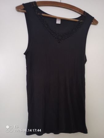 Schwarzes Top mit Spitze