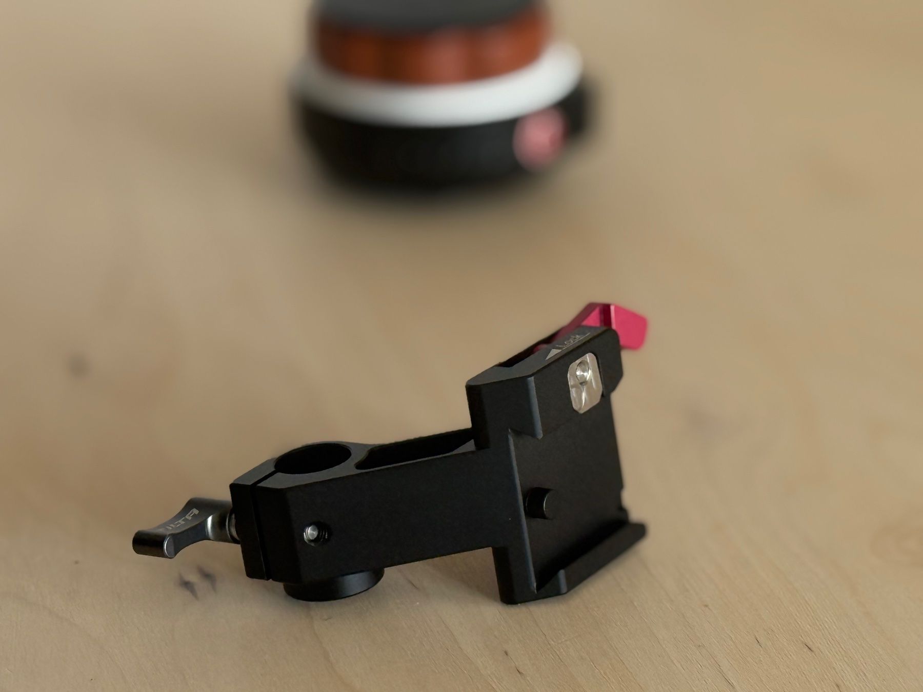 Supporti a parete: Tilta Handwheel to rod clamp – Usato da Solothurn venduto da omtara