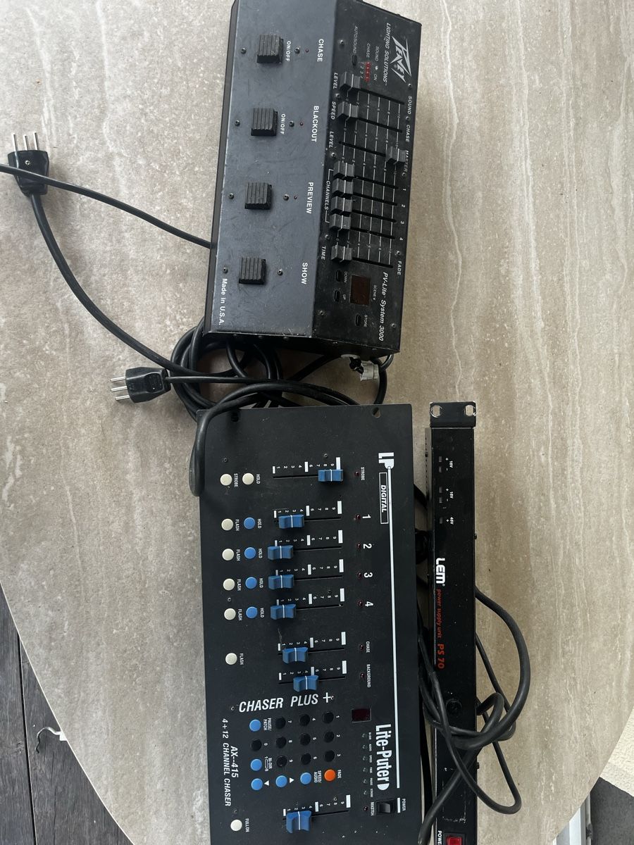 Componenti elettronici: Lighting and power supply distributors- untested – Usato da Hinterkappelen venduto da nic_kzp2 4