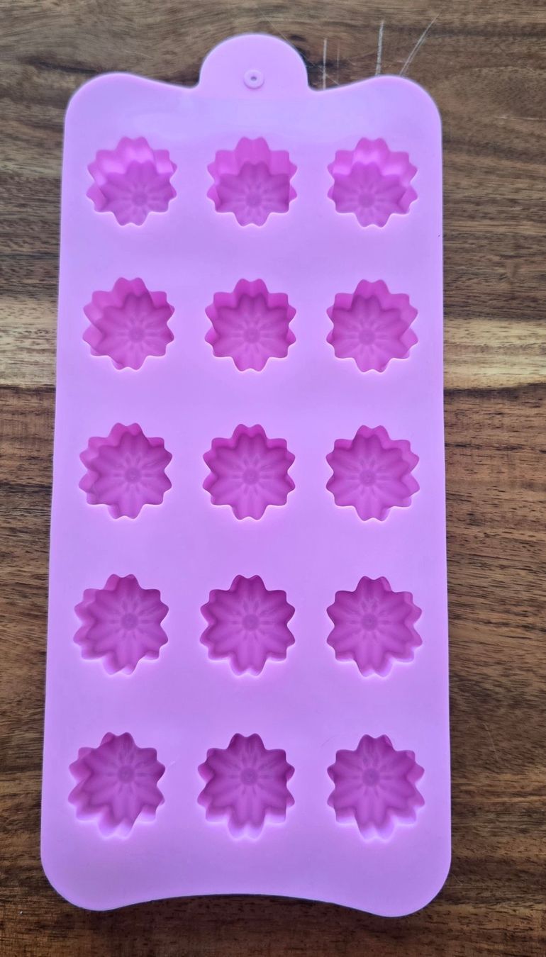 Teglie da forno: Seifen-Pralinen Silikonform/Mold/Blumen/Flowers – Nuovo e nell'imballaggio originale da Zürich venduto da amysmith 1