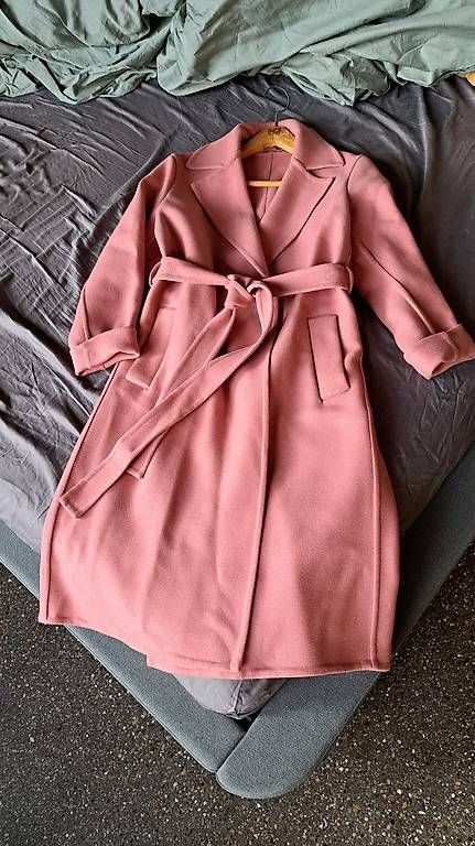 Cappotti: Rosa Wollmantel von Closed – Usato da Lützelflüh-Goldb venduto da tomwunderlich