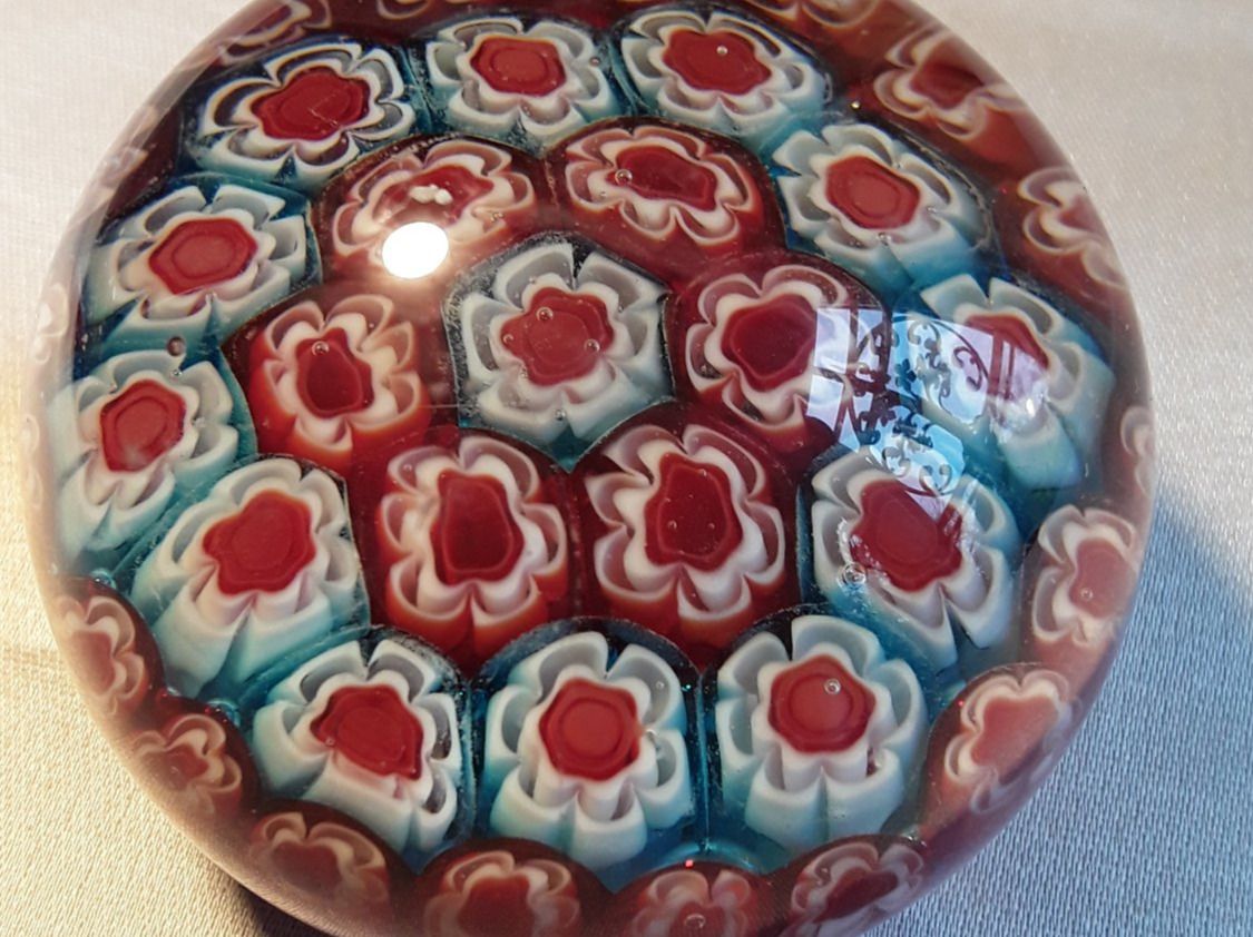 Murano Gläser: Alte Millefiori Briefbeschwerer Blau-Rot – Gebraucht aus Zürich von sanwit