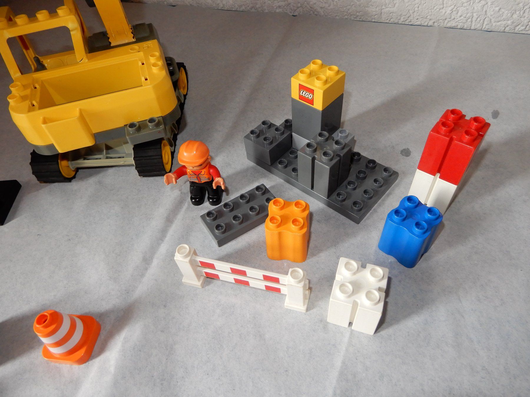 Lego Kit di costruzioni: DUPLO Raupen Bagger gross 4986 – Usato da Senèdes venduto da tintinette43 4