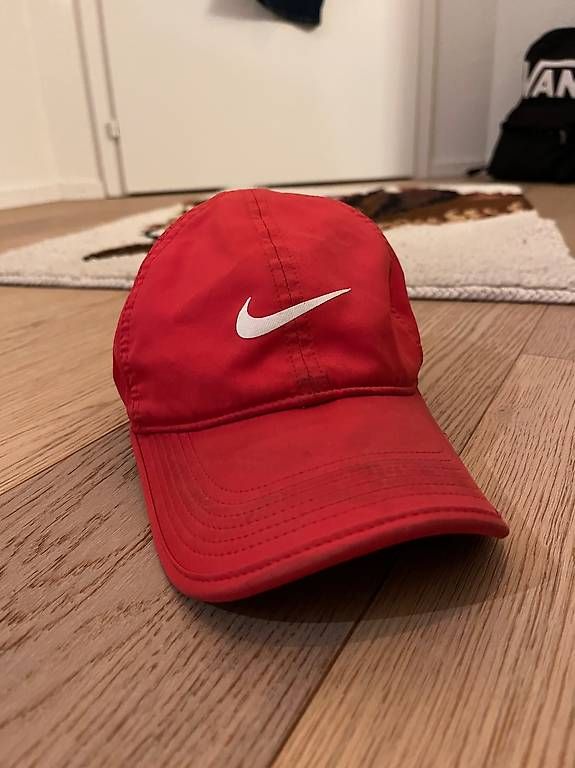 Copricapi, berretti & cappellini: Lots de casquette – Usato da Champagne venduto da Marie2108 1