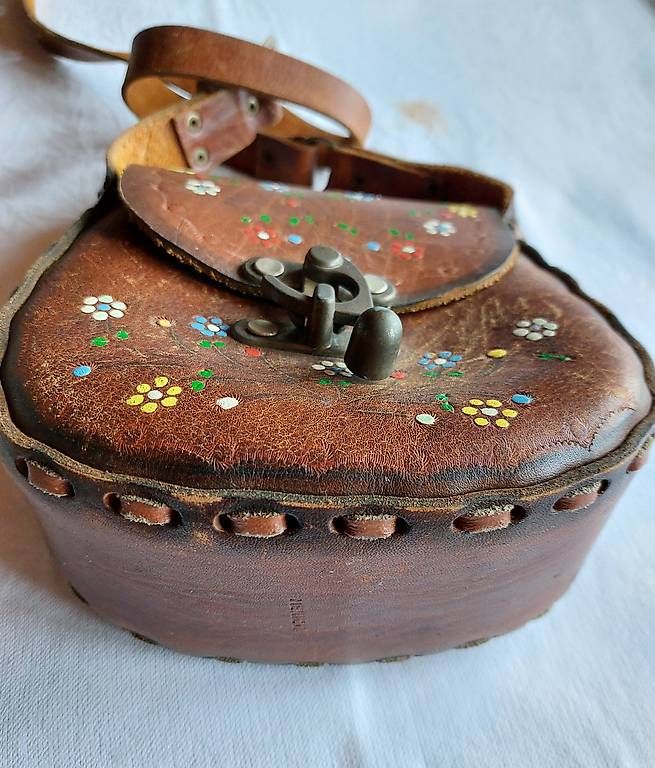 Sacs femmes: Alte Lederhandtasche – D'occasion à Seuzach par Heinz7947 2