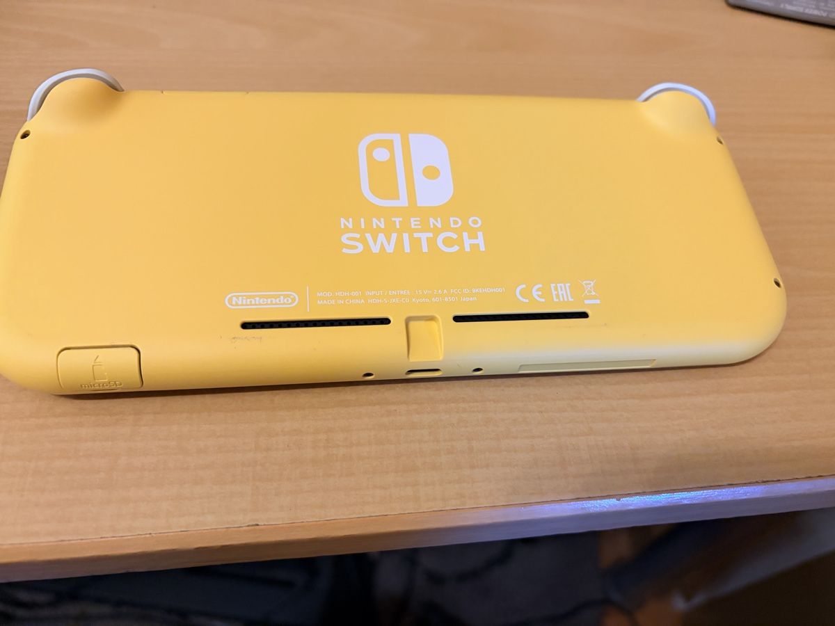 Nintendo Consoles: Nintendo Switch Lite – D'occasion à Reichenbach i. K. par tim_jv8s 3