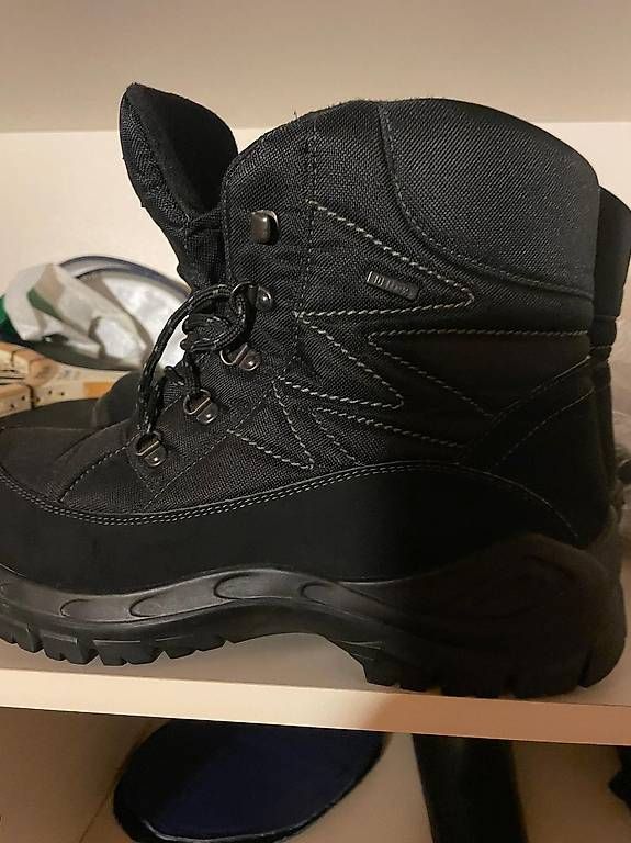Chaussures hommes: Schöne hellblaue Winter & Wanderschuhe Grösse 46 Neuwertig ! – D'occasion à Bern par ber_9gk6