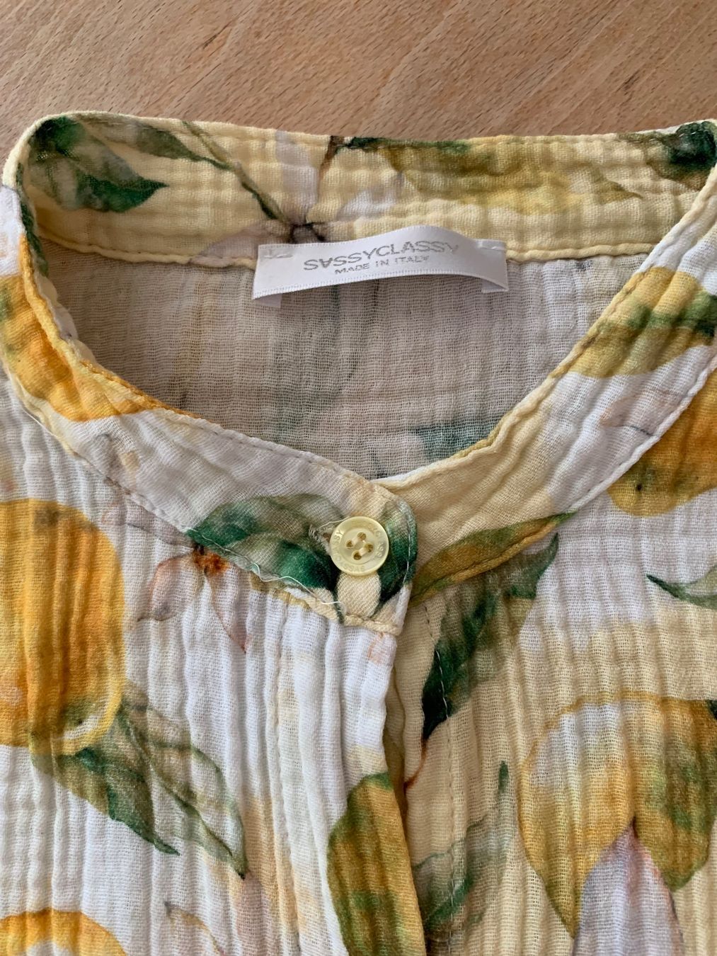 Camicette: Musselinbluse mit Zitronenmuster – Usato da Enggistein venduto da THE-IGOR 2