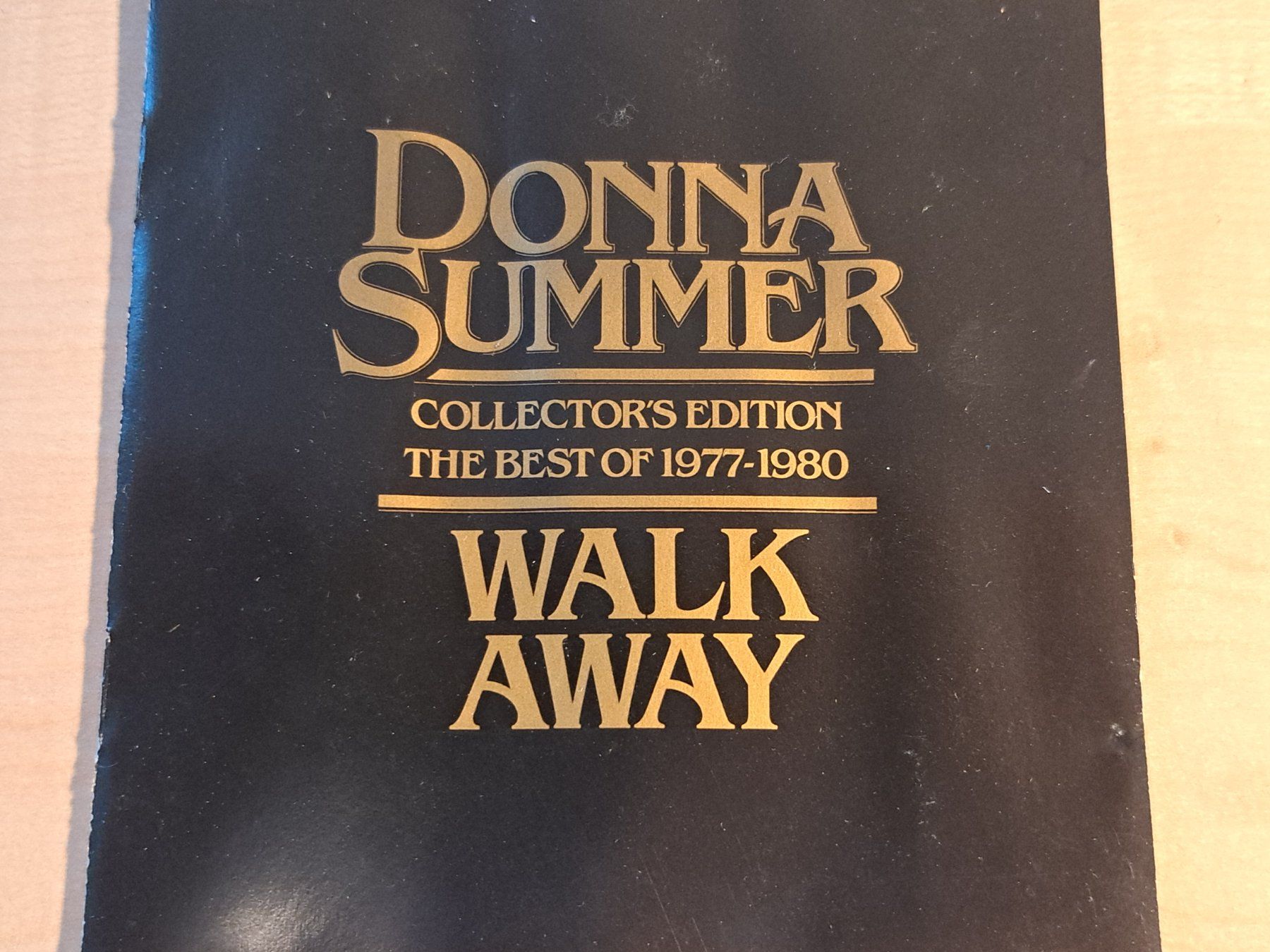 CD: CD Donna Summer. Walk away (collection) – Usato da Glashütten venduto da Christheswiss