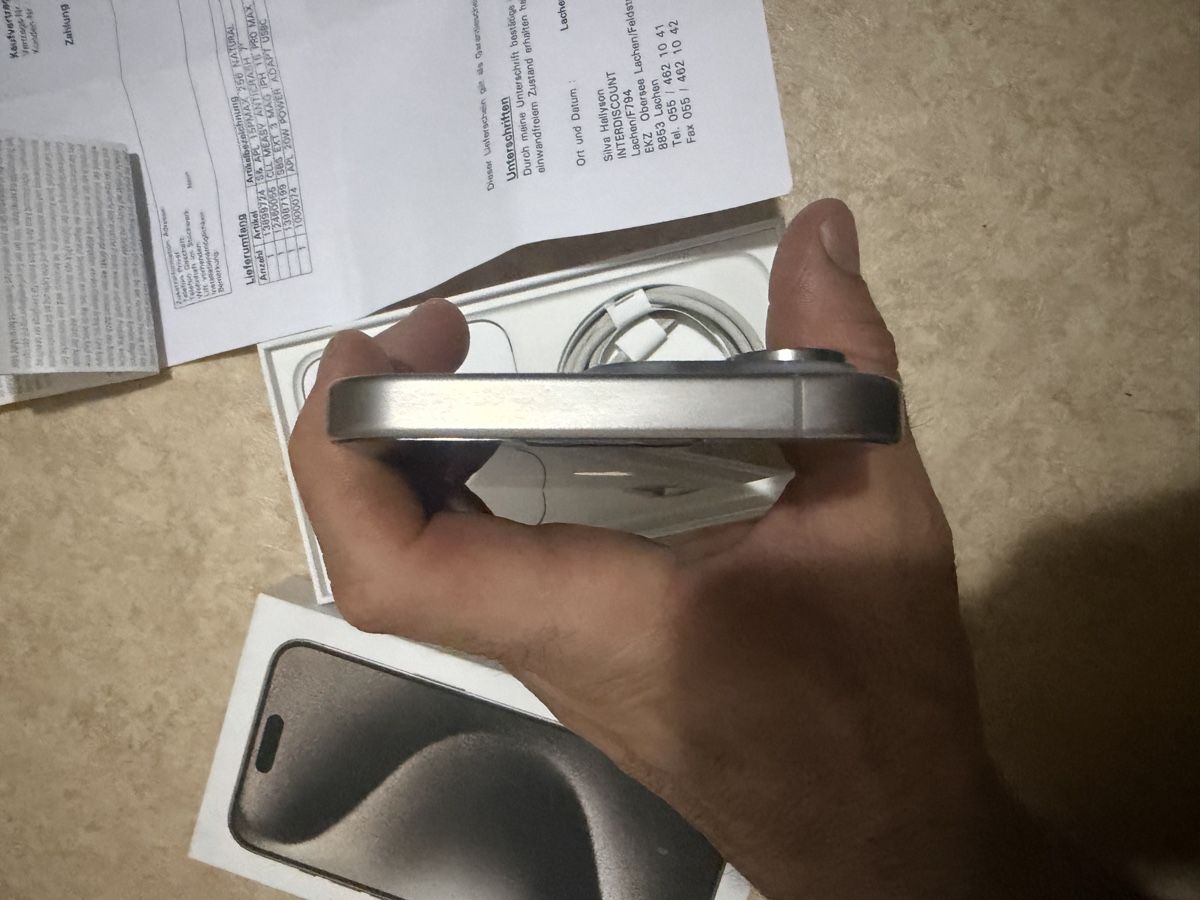 Apple Telefoni cellulari / Smartphones: iPhone 15 Pro max - 256 GB - Natural Titanium – Usato da Altendorf venduto da HivaDM 4