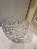 Elegante Kristallglasschüssel, geschliffen, Dekoschale